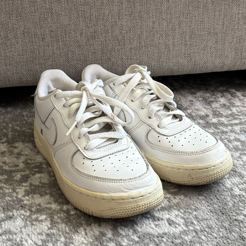 Nike White Air Force 1 Sneakers Size 4.5 Y - Picture 4 of 9